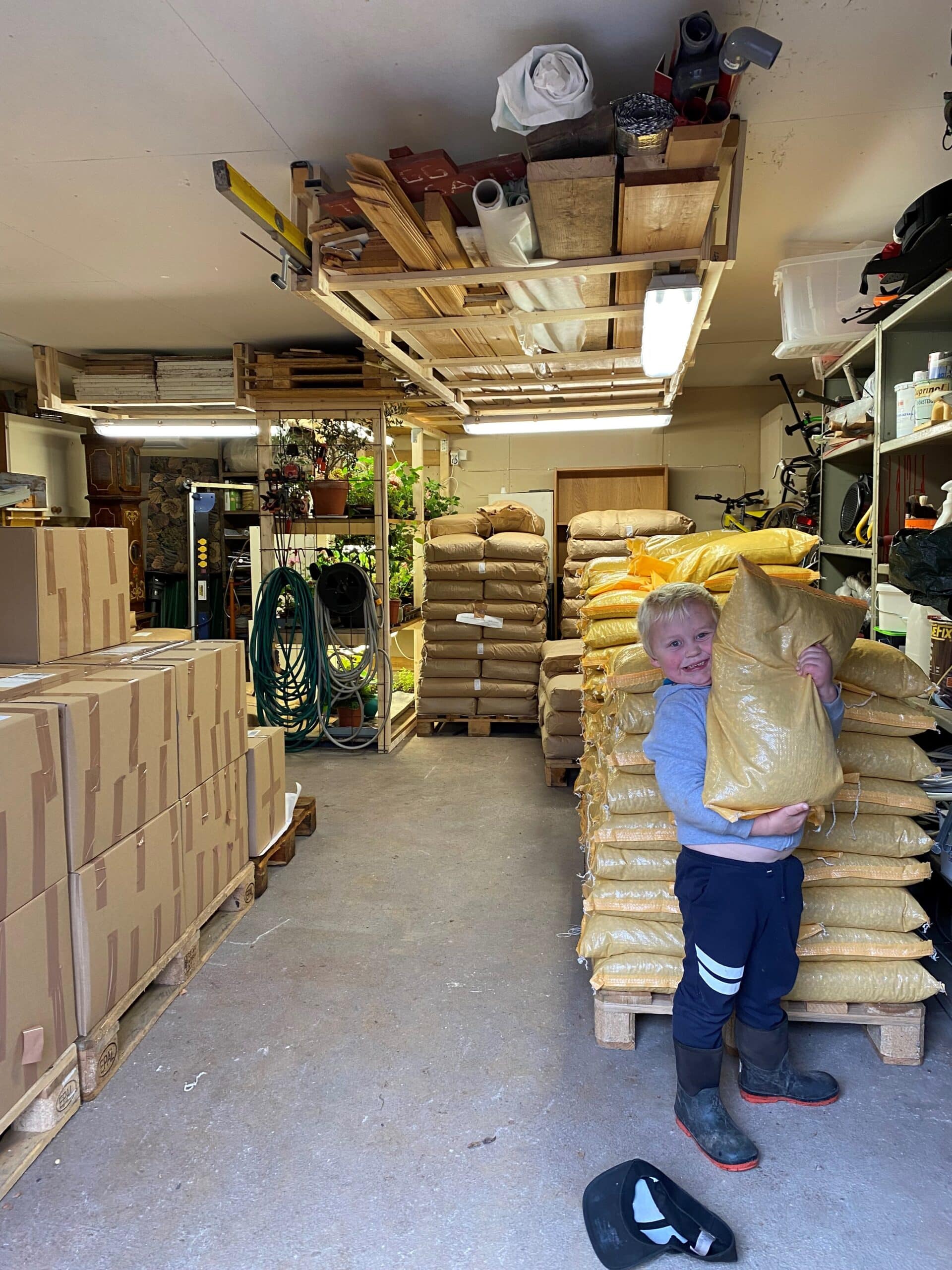 Levering af fuglefoder på Linhagen i Säffle