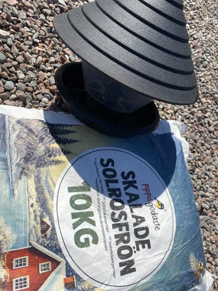 Fyll på fågelmatare